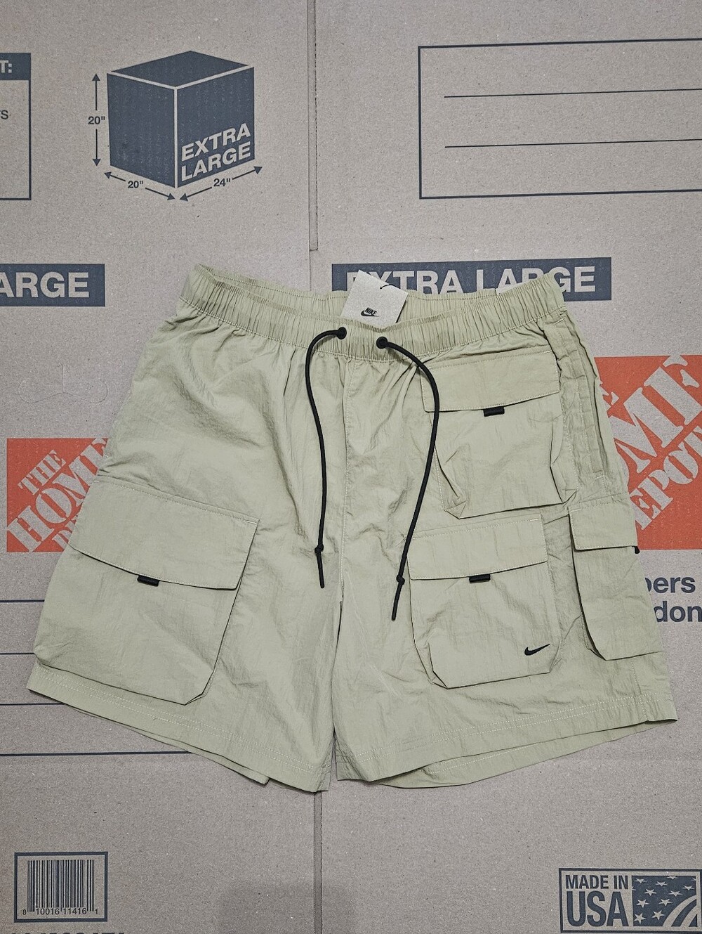 Nike Tech Woven Chargo Beige Shorts